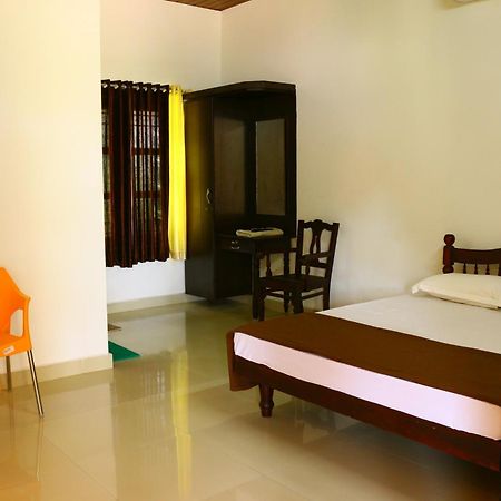 Alappuzha Baywatch Beach Resort מראה חיצוני תמונה