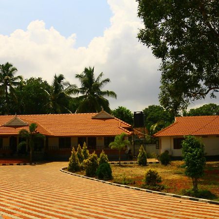 Alappuzha Baywatch Beach Resort מראה חיצוני תמונה