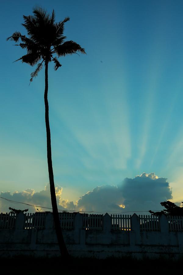 Alappuzha Baywatch Beach Resort מראה חיצוני תמונה