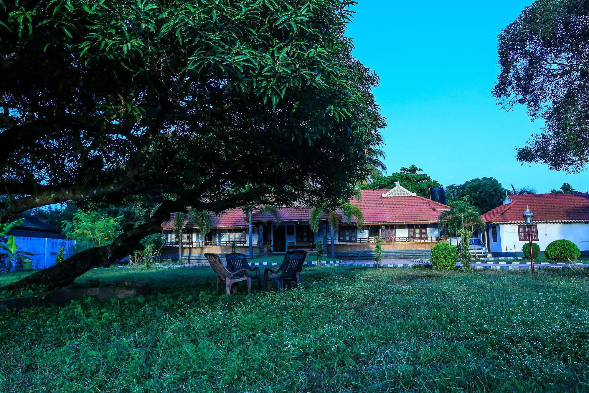 Alappuzha Baywatch Beach Resort מראה חיצוני תמונה