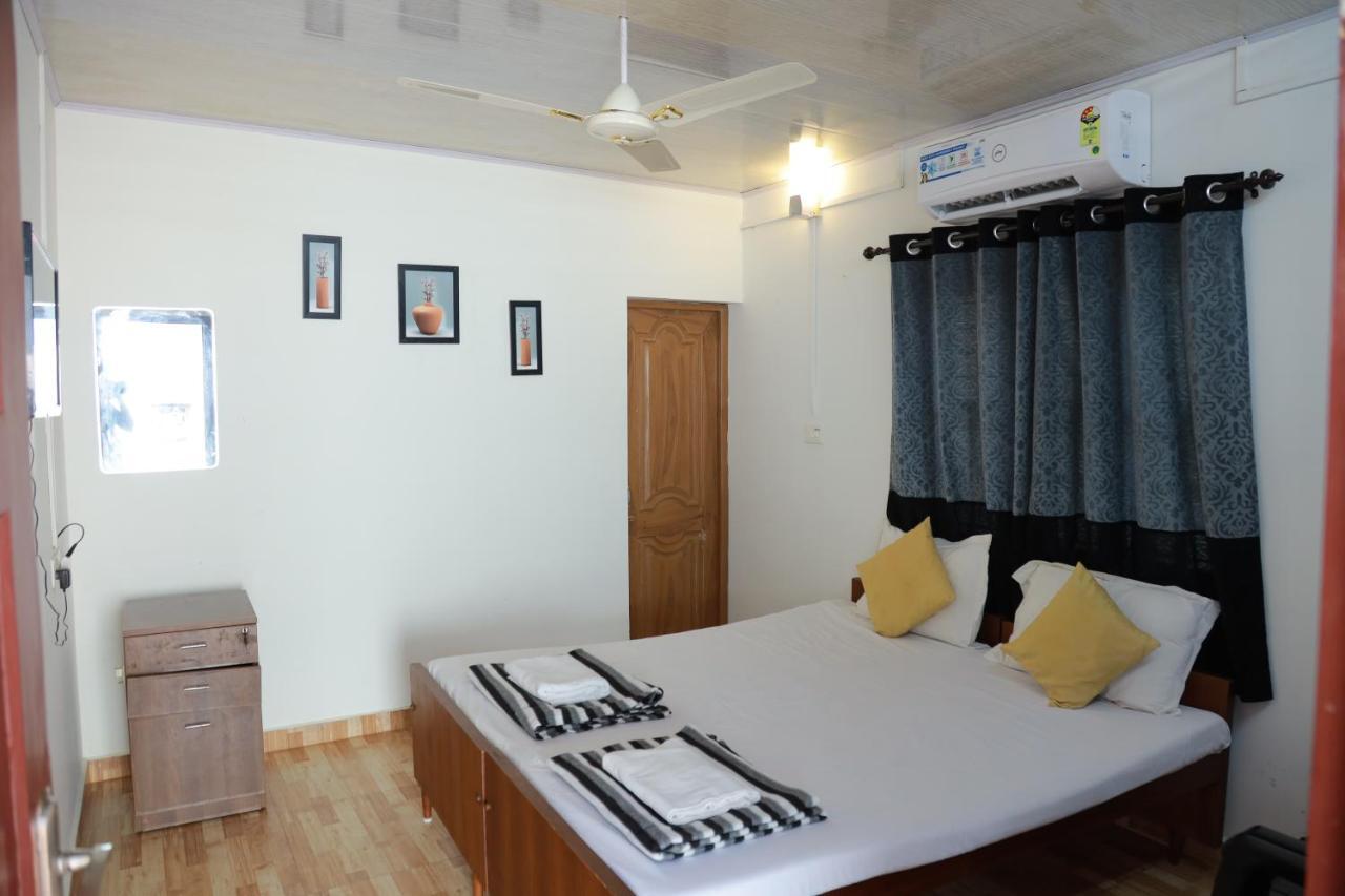 Alappuzha Baywatch Beach Resort מראה חיצוני תמונה
